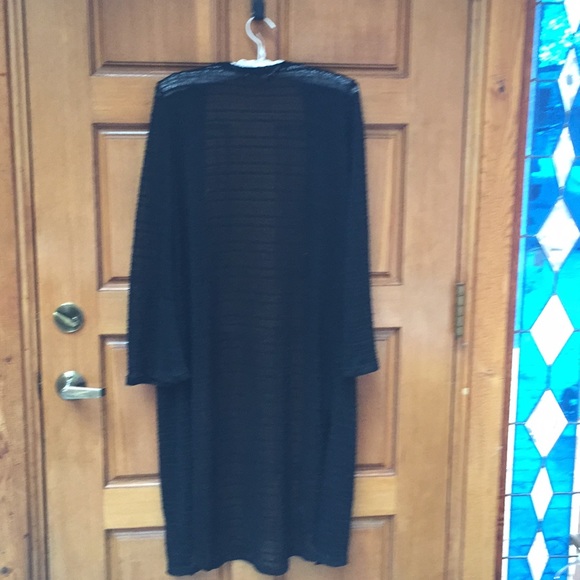 Long loose light weight sweater - Picture 3 of 5